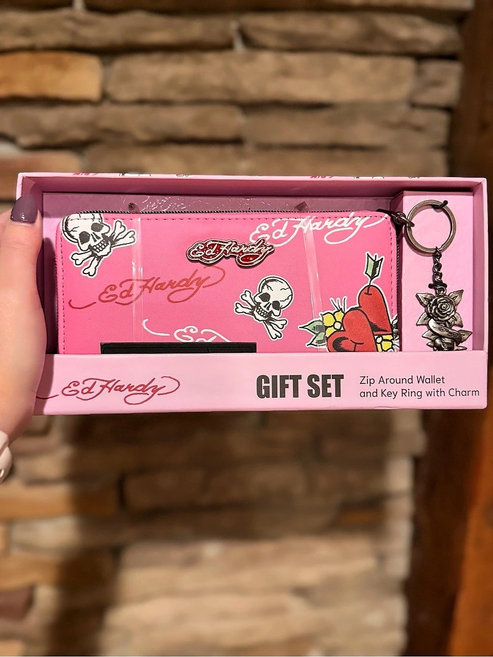Ed Hardy Zip Around Wallet and Key Ring Gift Set Pink & Red